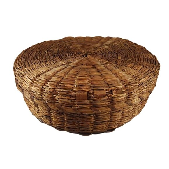 Vintage Native Handwoven Round Sweetgrass Sewing Basket With Lid 7x2.5 Inches - Picture 2 of 9